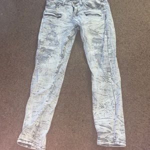 Grey and white rue 21 jeans